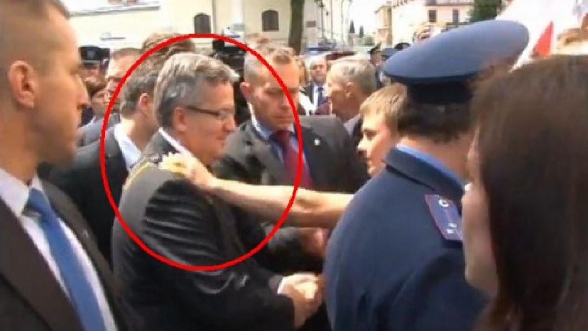 Preşedintele Poloniei, ATACAT cu ouă în timpul unei vizite oficiale în Ucraina (VIDEO)