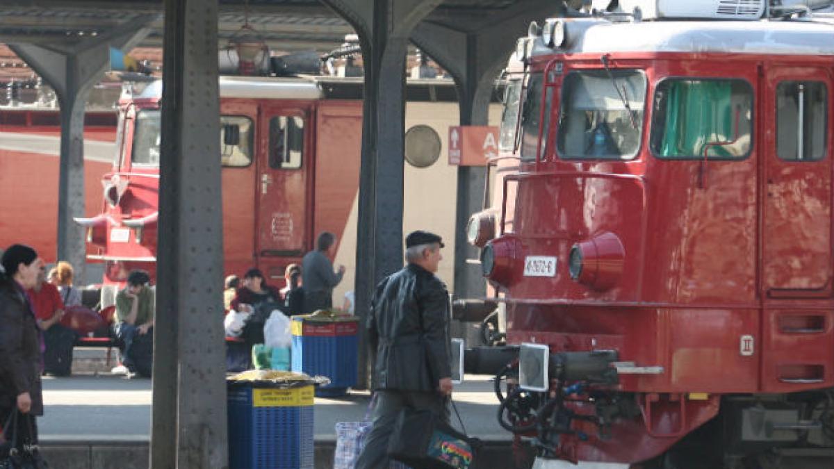 Privatizarea CFR Marfă se lasă cu concedieri. Vezi câţi angajaţi vor fi disponibilizaţi