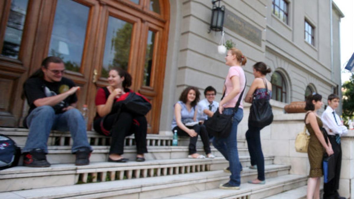REPARTIZARE COMPUTERIZATĂ 2013: Vezi care au fost cele mai "vânate" specializări la licee