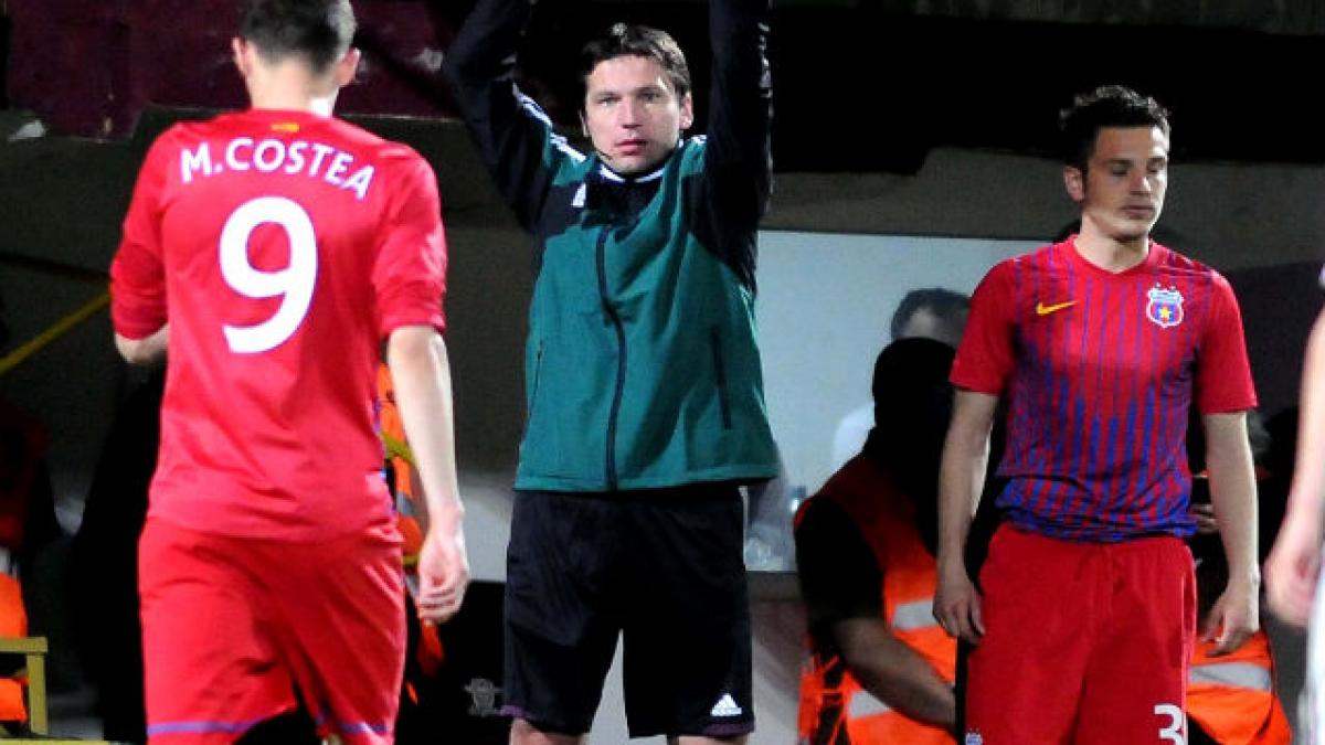 Reghe l-a exclus din lot pe Mihai Costea: "Pentru mine nu mai există la Steaua!"