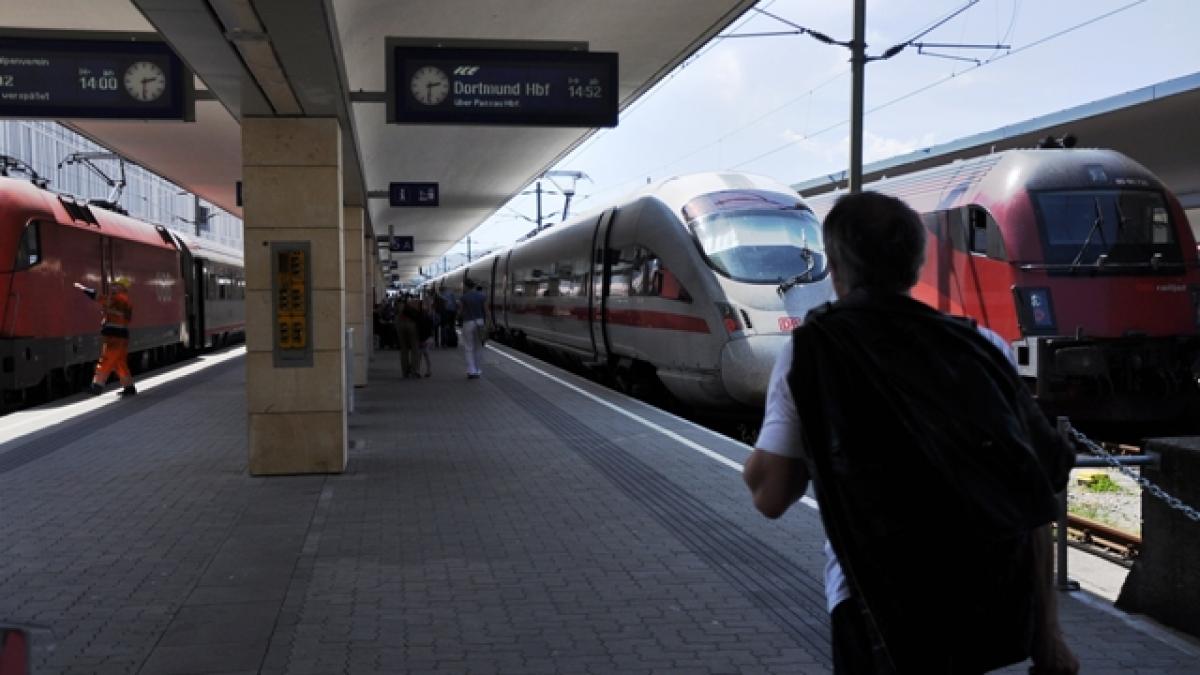 Cântarea României, defăimarea Occidentului (8) - Trenuri nemţeşti şi alte aroganţe 