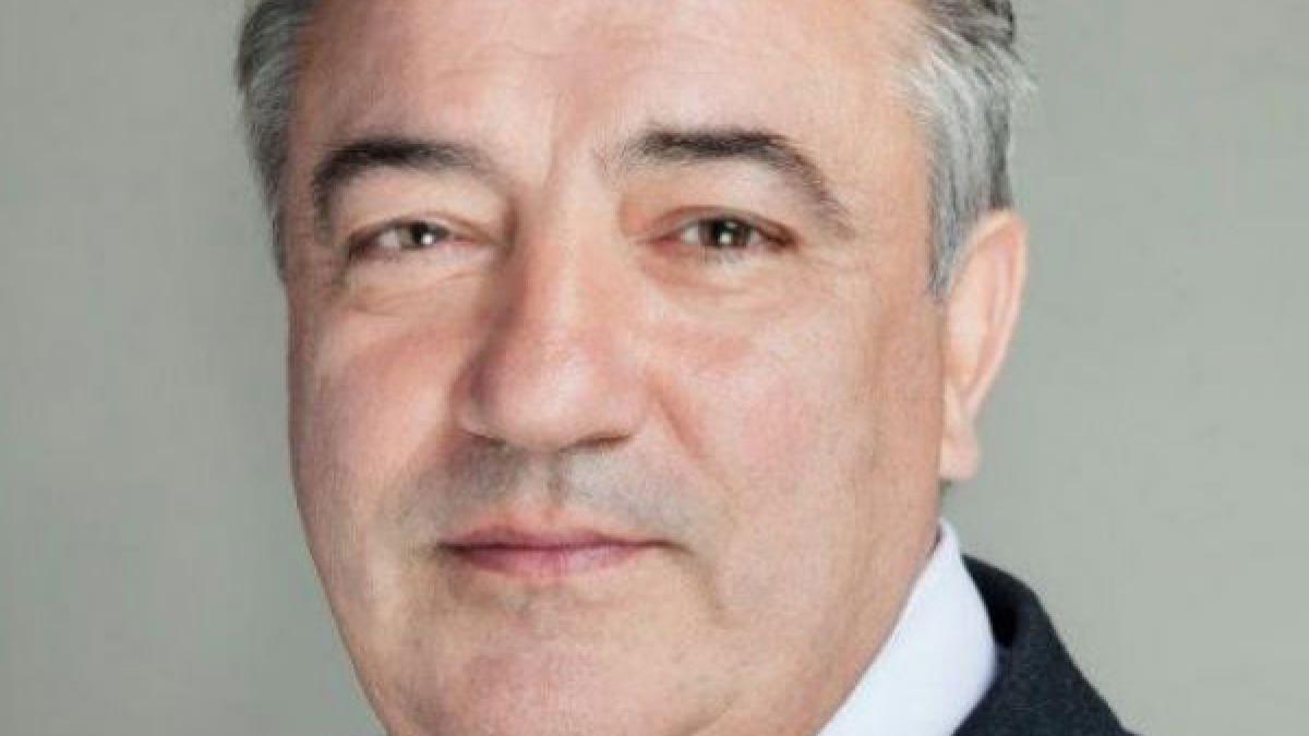 Părinţii lui Huidu, băgaţi în spital de un client scandalagiu