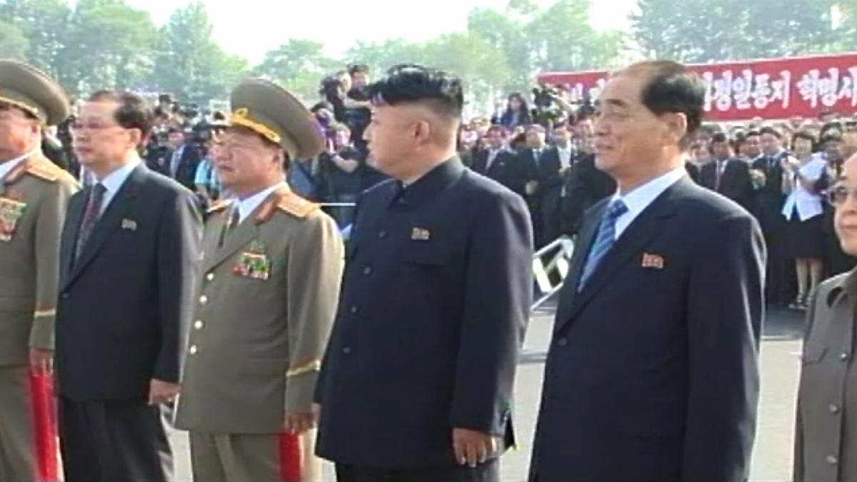 Pentru lider si partid! Paradă militară în Coreea de Nord