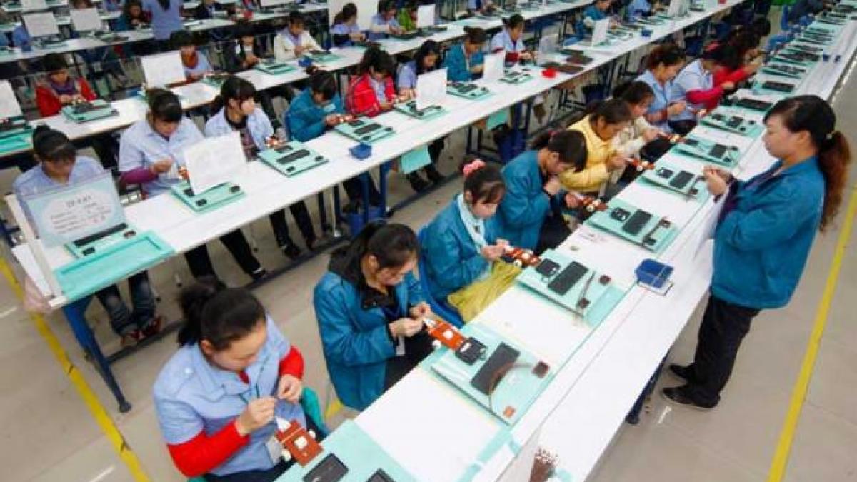  Exploatarea “omului de către om” în fabricile Apple din China
