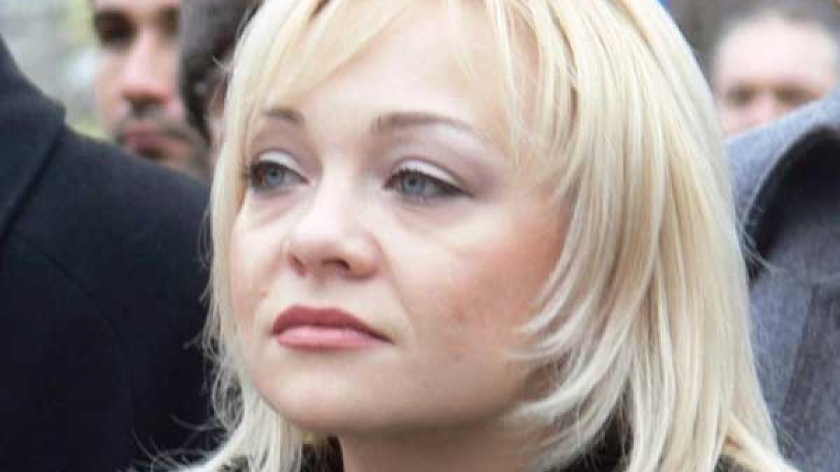 Blonda lui Boc, şomeră de lux