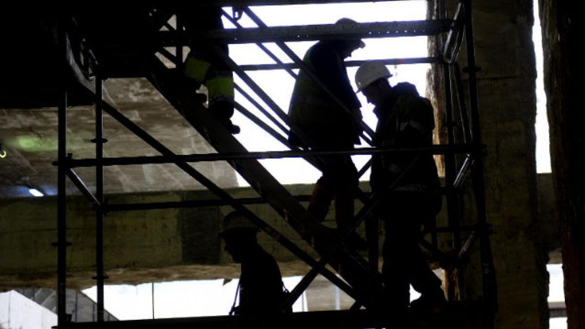 Salariul mediu net a scăzut cu 0,3% în iunie, până la 1.606 lei. În ce domeniu s-au înregistrat cele mai mari creşteri