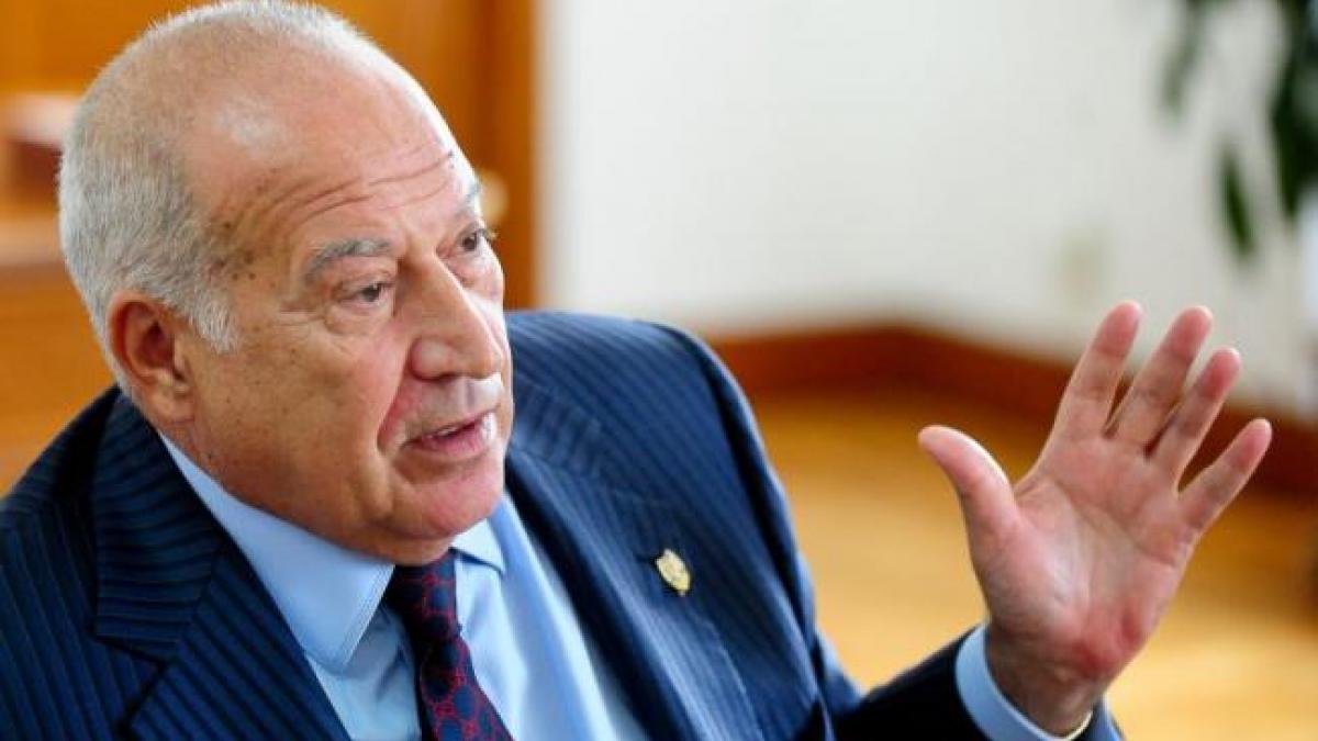 Dan Voiculescu: Îl somez pe Traian Băsescu să nu mai sfideze un popor care îl detestă
