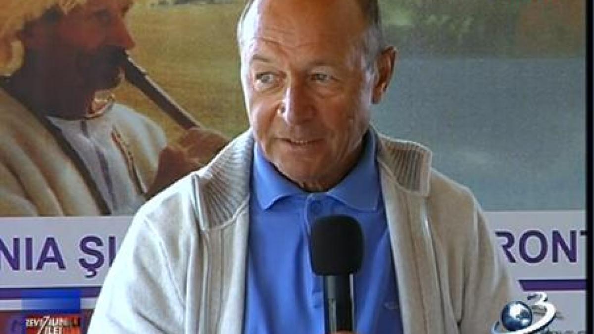 Traian Băsescu: "Urmează recensăminte în jurul frontierelor României, declaraţi-vă români!"