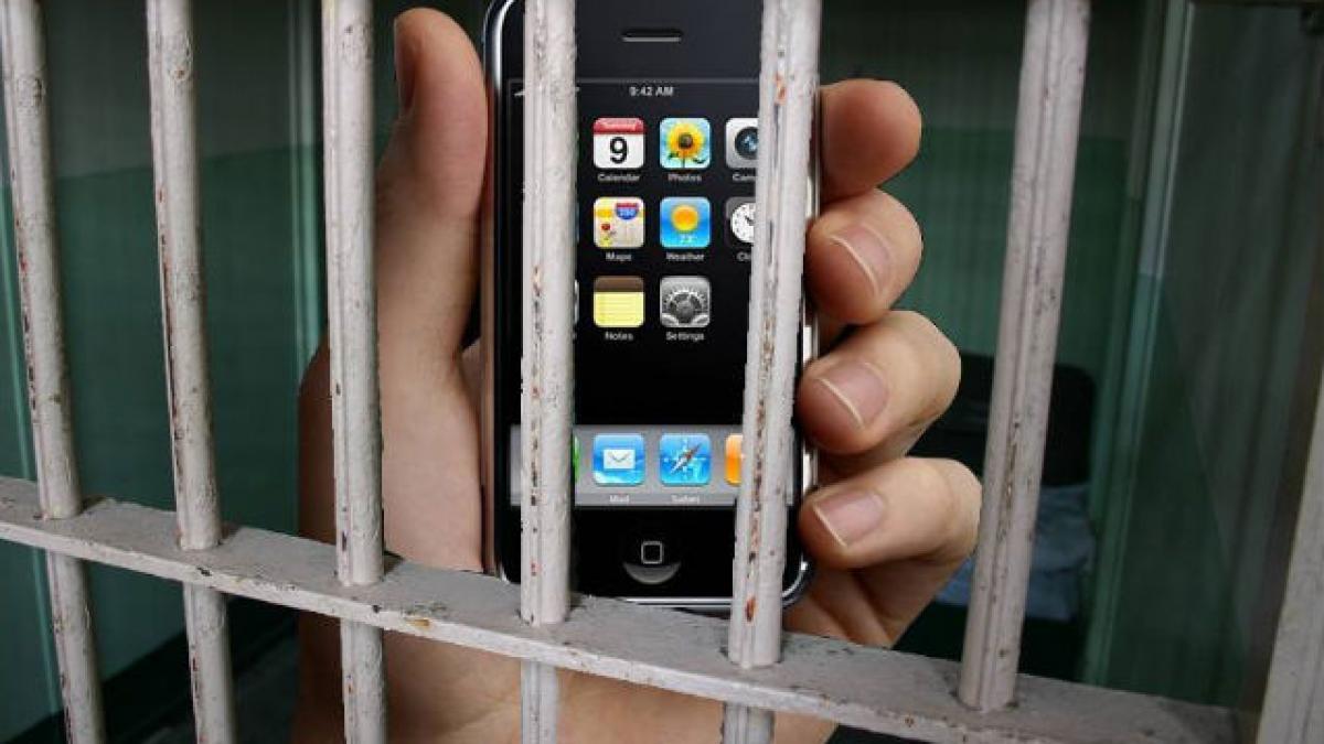 Telefoanele deţinuţilor din penitenciare vor fi blocate de sisteme care vor costa statul 10 milioane anual
