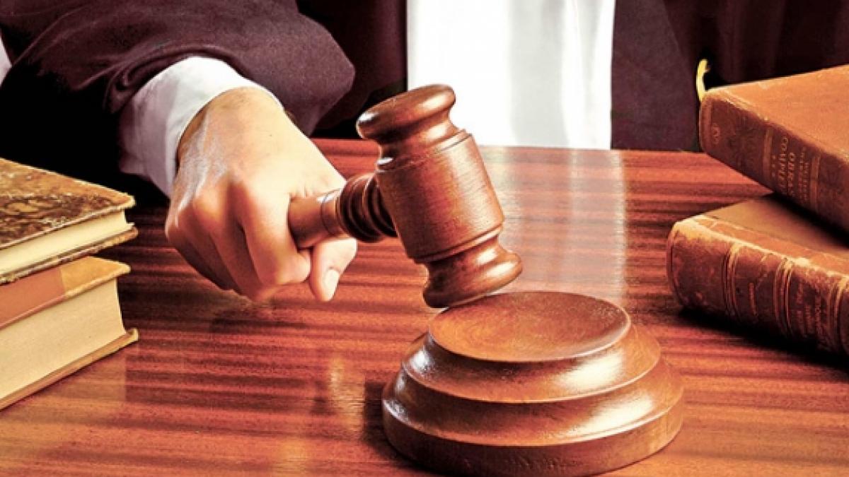 Judecătoarea Veronica Cîrstoiu şi fiul ei rămân în arest, magistraţii au respins recursul