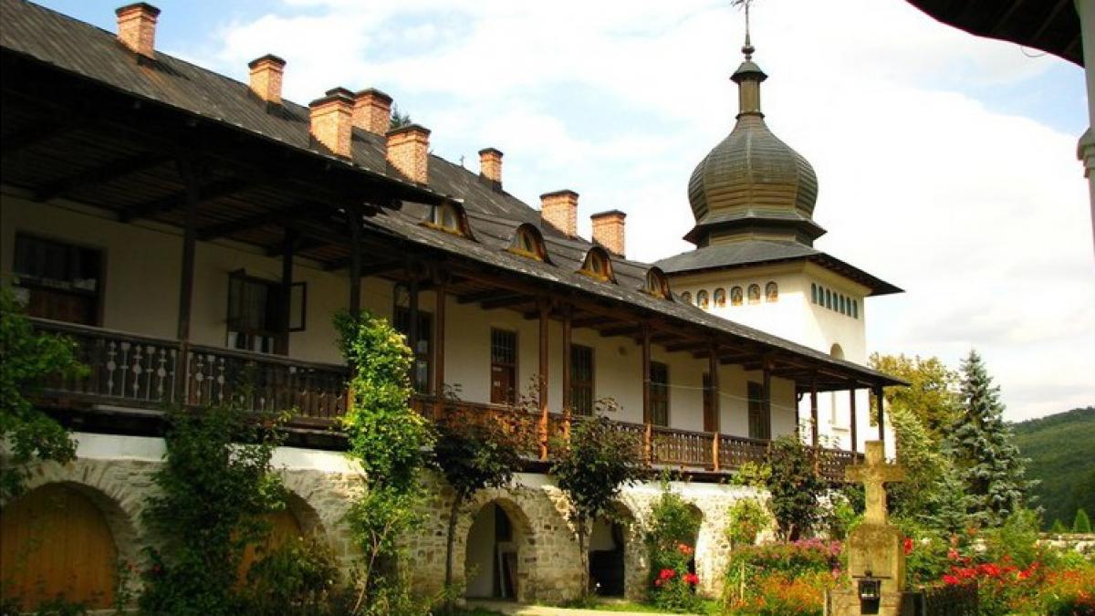 Muntele credinţei. În cuhnia călugărilor de la Sihăstria