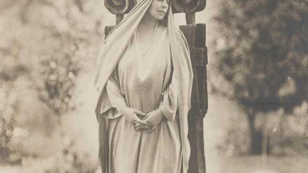 Regina Maria. O mamă îngrijorată de sănătatea fiicei ei bolnave şI o gazdă plăcută