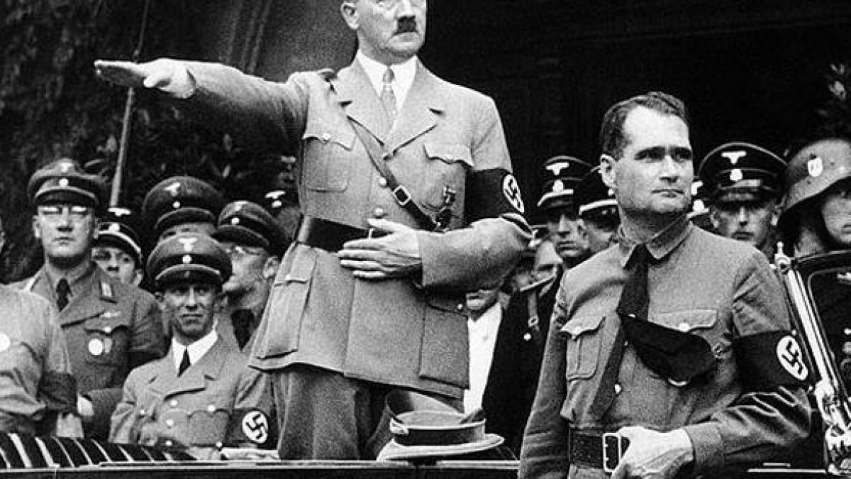 SOFISTICATUL ADOLF: Cocktail de droguri pentru pasiunile lui Hitler