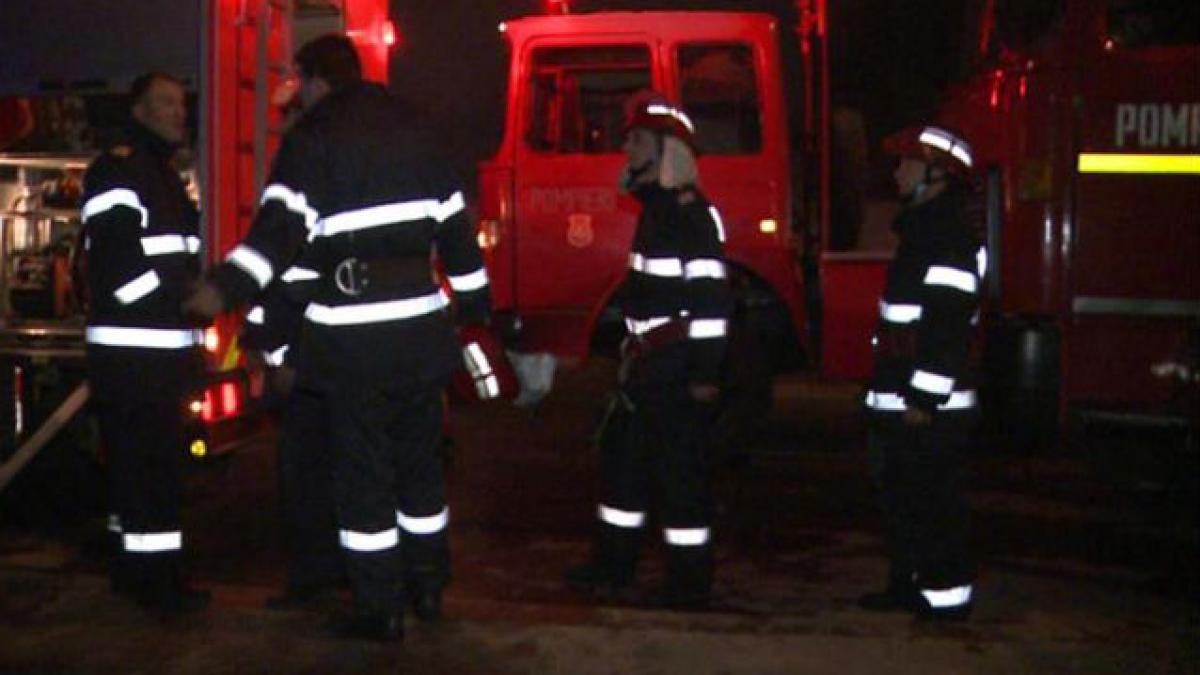Incendiu violent într-un apartament din zona Fundeni