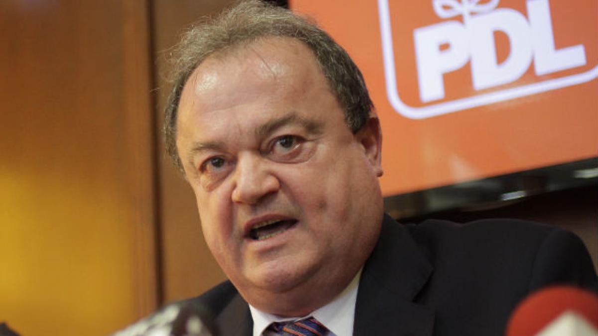 Blaga: Mănescu are destule calităţi,dar niciuna care s-o recomande pentru Ministerul Transporturilor