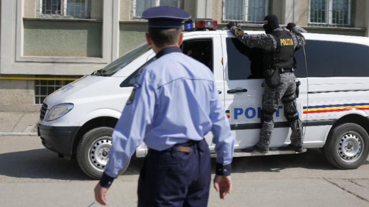 Percheziţii în Bucureşti la persoane suspectate de evaziune fiscală; prejudiciul - peste 1 milion de euro