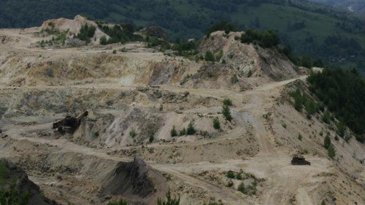 Sondaj: 68% dintre români cred că autorităţile ar trebui să promoveze proiectul Roşia Montană