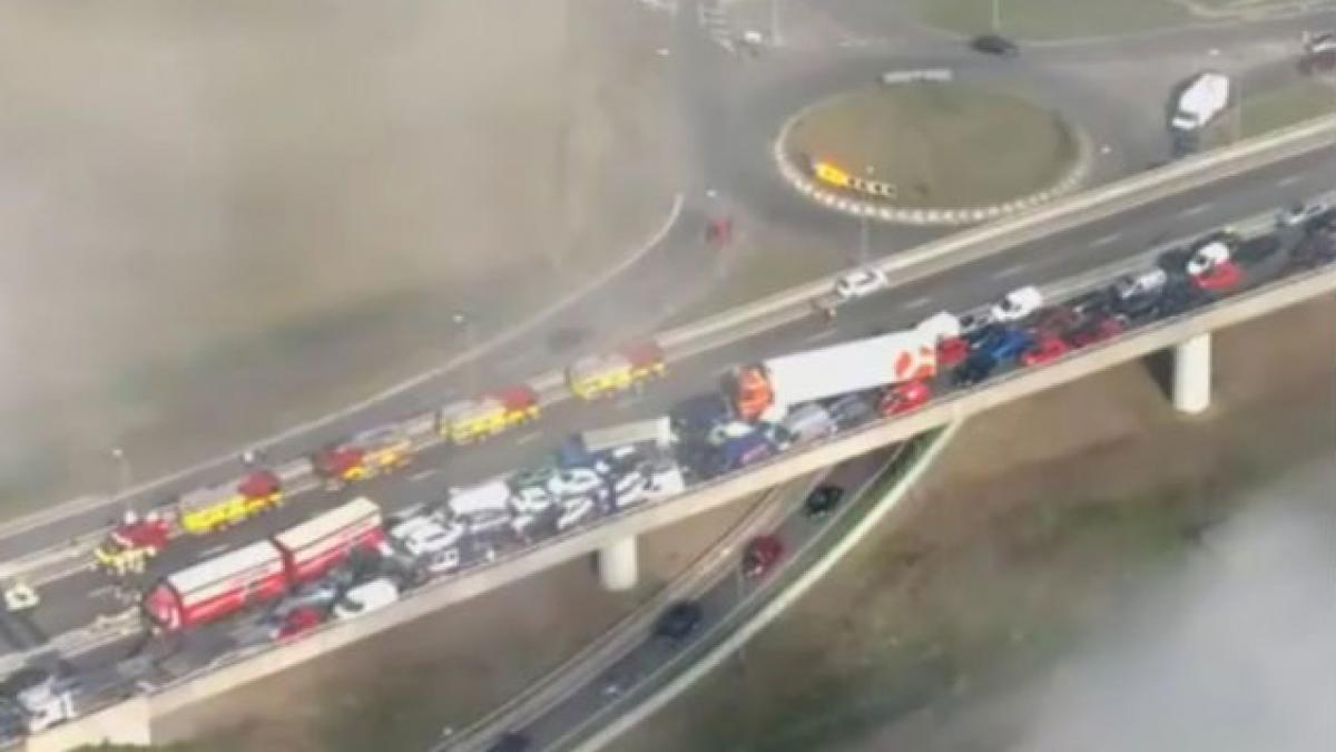 (VIDEO) Peste 200 de răniţi în Marea Britanie, într-un acident în lanţ de cel puţin 100 de maşini 