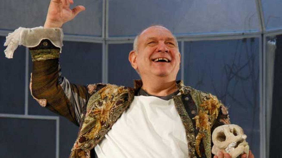Astăzi e ziua ta, Valentin Teodosiu