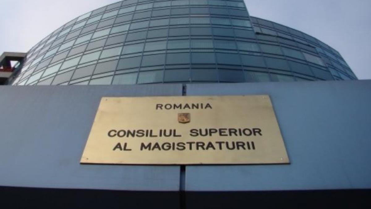 Legea care îi obligă pe torţionari să-şi despăgubească victimele, avizată de CSM