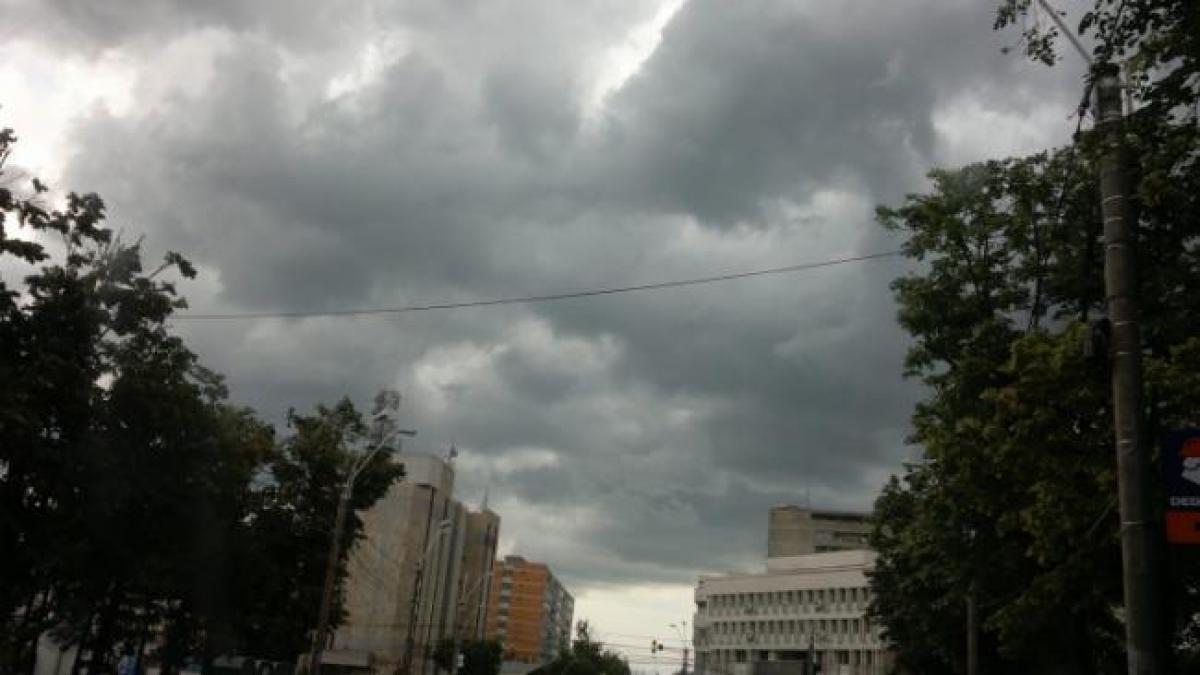 COD GALBEN de vânt puternic, valabil până la ora 10:00. Ce zone sunt afectate