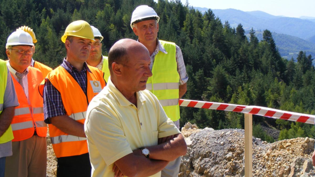  Băsescu, agent de marketing pentru aurul de la Roşia Montană
