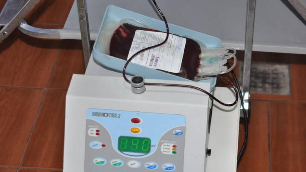 Un asistent medical de la "Colţea", cercetat după ce vrut să vândă sângele destinat unui pacient