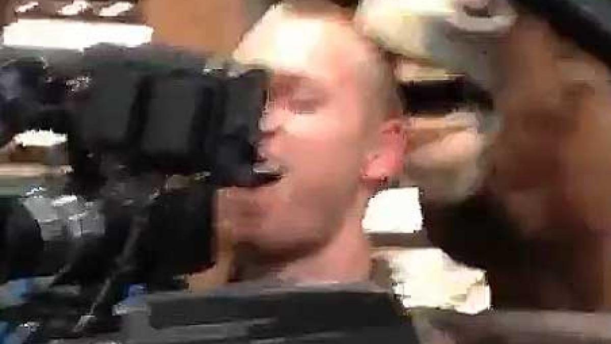 AMUZANT. Cine mai poate filma, când un cal are chef de joacă (VIDEO)