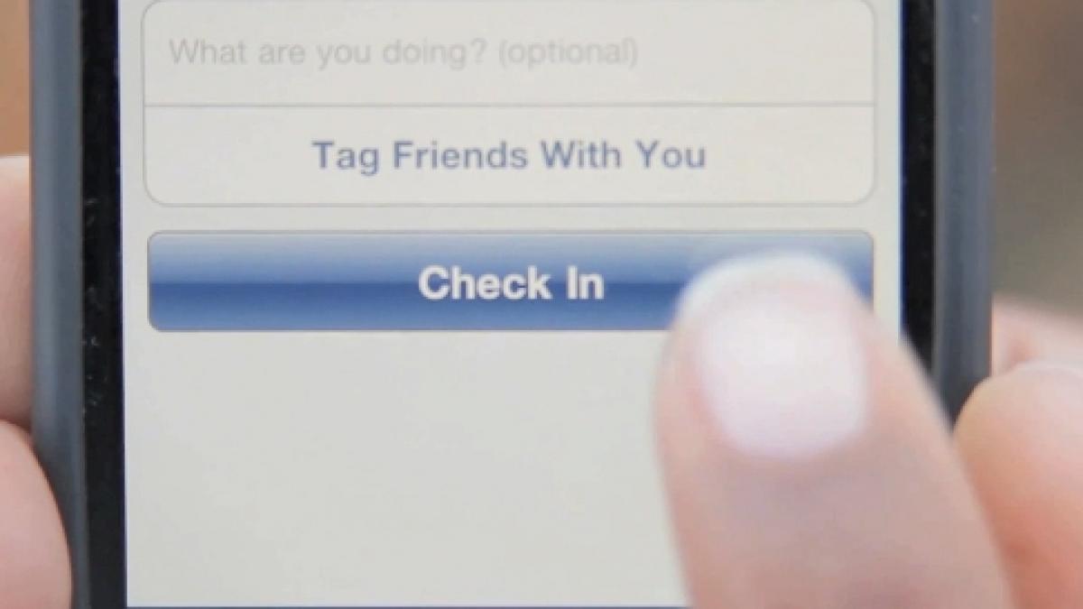 Unde îşi dau românii de pe Facebook "CHECK-IN"