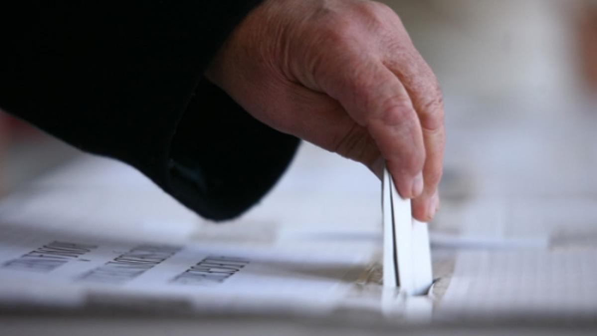 "Azi mă înscriu în cursa pentru prezidenţiale". Anunţul a fost făcut de un politician din PDL
