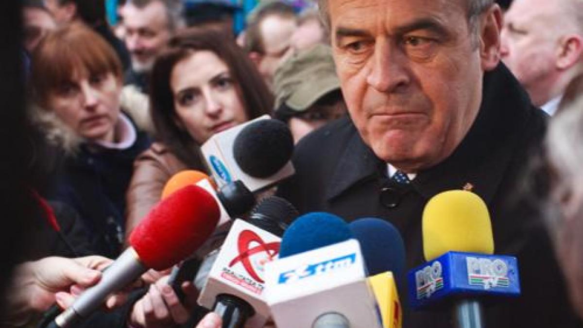 Laszlo Tokes cere amânarea şedinţei Consiliului de Onoare al Ordinului Naţional “Steaua României”