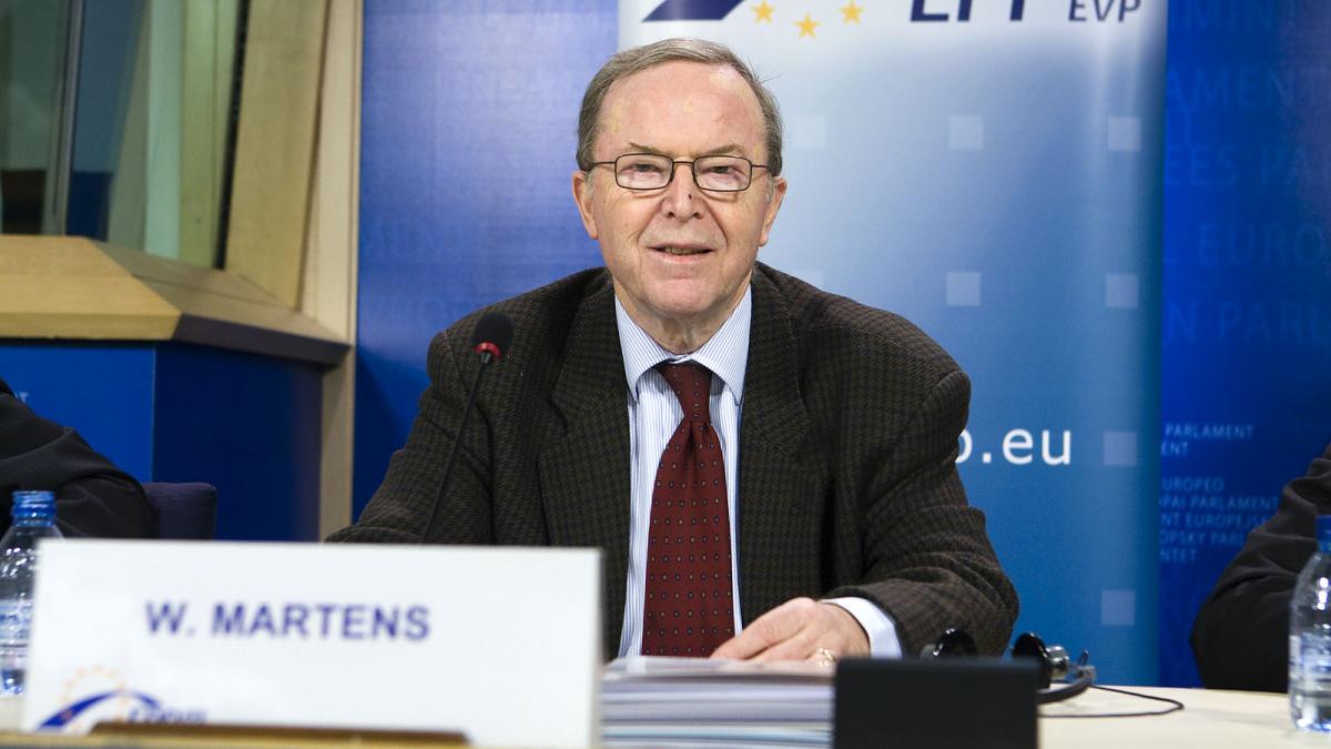 Funeralii de stat pentru preşedintele PPE, Wilfried Martens. "Eşti fericit, ai reunit mai marii Europei în această catedrală"