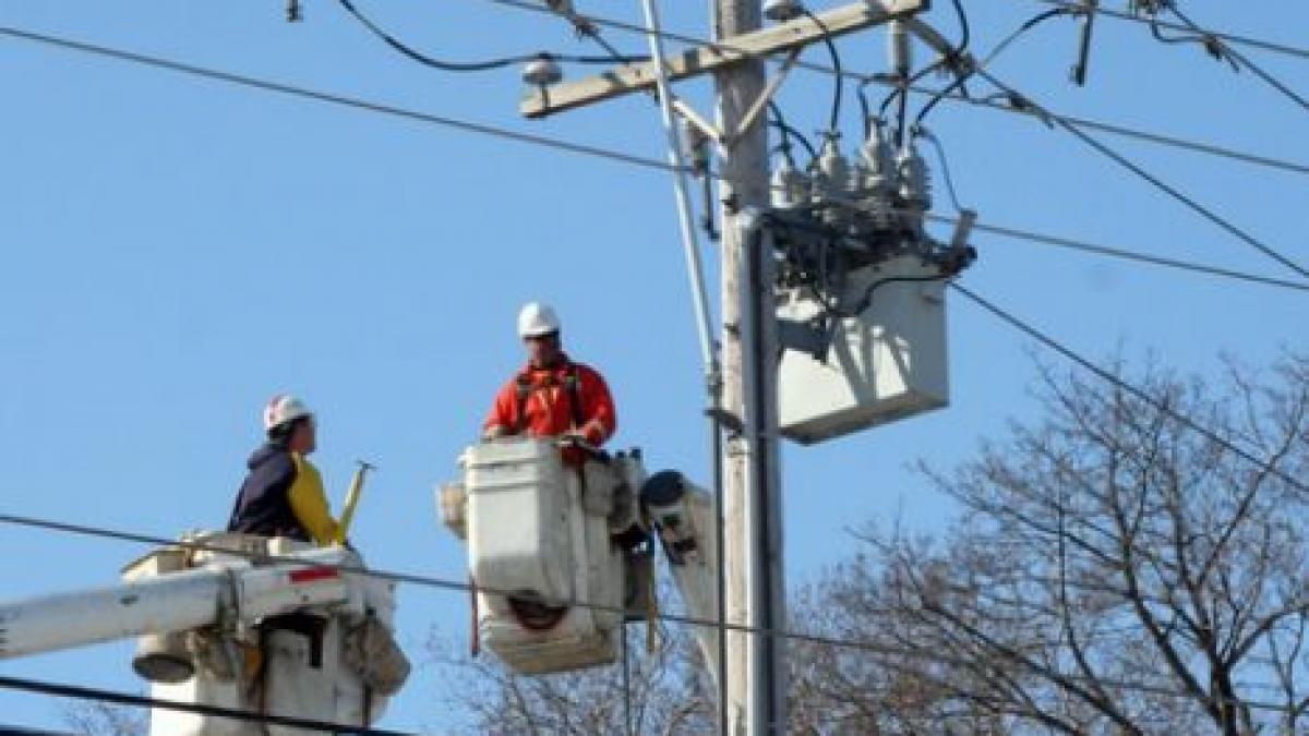 Enel întrerupe, astăzi, curentul electric pe mai multe străzi din Capitală şi Ilfov. Vezi zonele cu probleme 