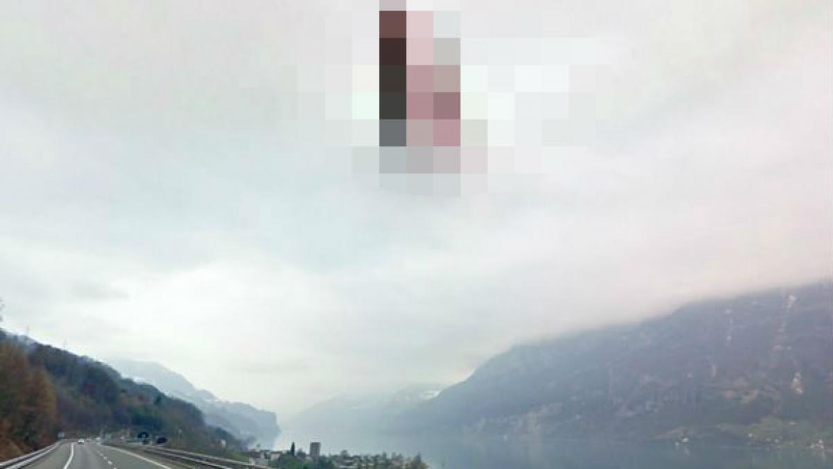 Imagine BIZARĂ, surprinsă de Google Earth: Ce apare deasupra unei autostrăzi aglomerate din Elveţia (VIDEO)