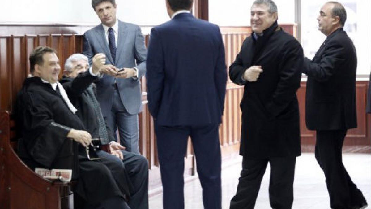 Curtea de Apel Bucureşti a emis mandate de aducere pentru Cosmin Contra, Nicolae Badea, Sică Puşcoci şi Gheorghe Pecheanu