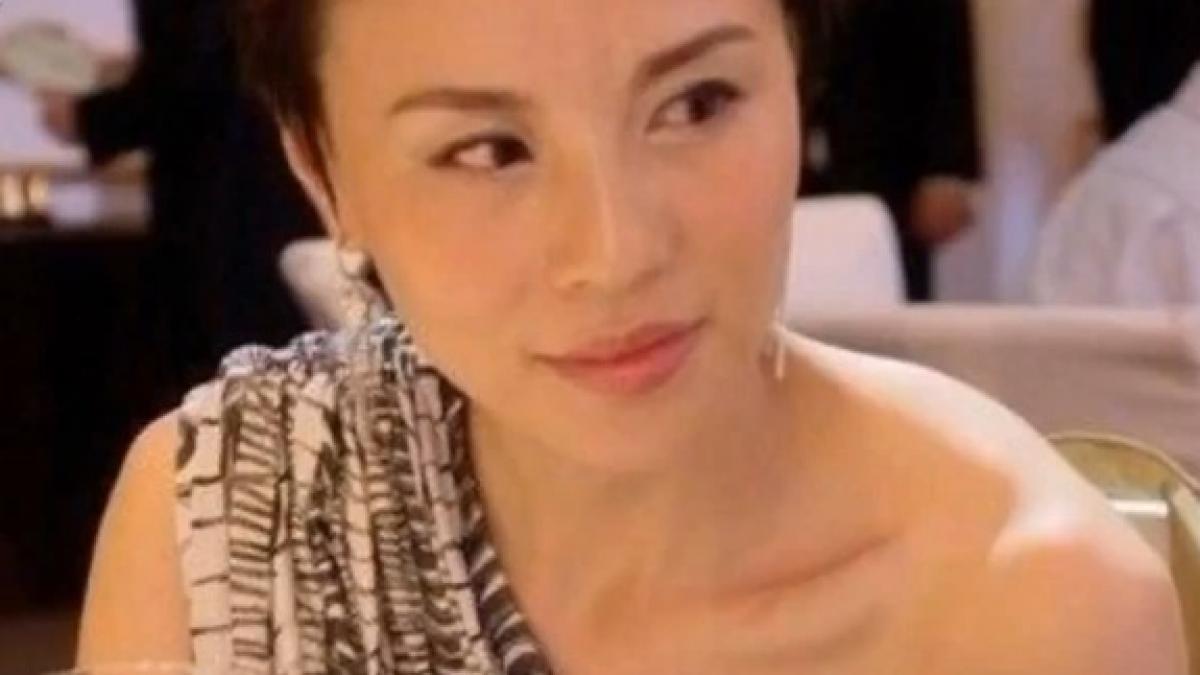 o femeie din china a fost condamnata la moarte pentru o frauda bancara de 200 milioane dolari video