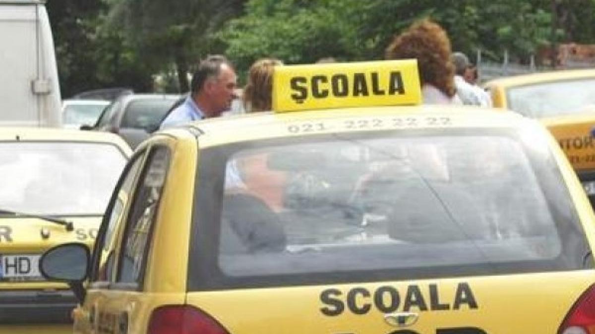 Se scumpește şcoala de șoferi. Cât vor costa cursurile pentru categoria B și care sunt noile obligații ale instructorilor auto