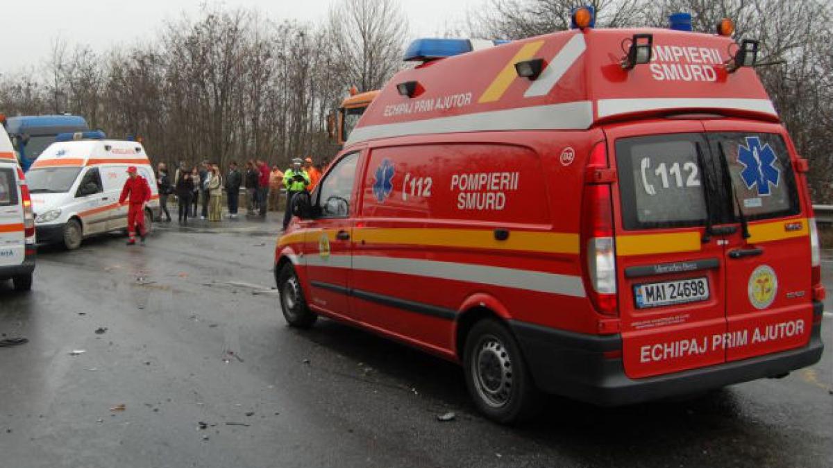 Grav accident pe DN 1, la Băicoi: doi morţi şi şase răniţi