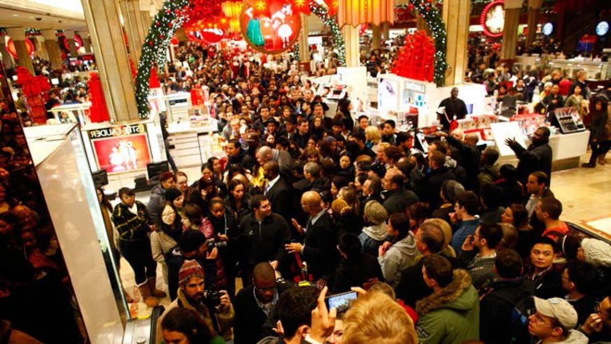 BLACK FRIDAY 2013. 7,4 milioane de români ştiu de Black Friday