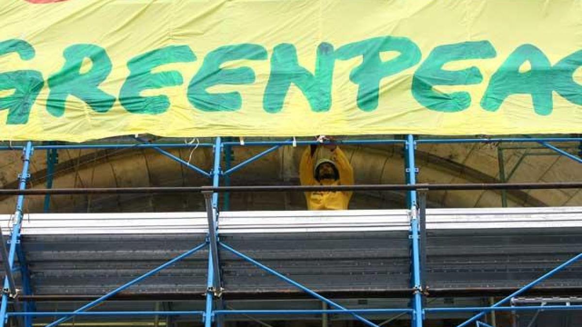 Protest Greenpeace la Arad pentru eliberarea activiştilor din Rusia