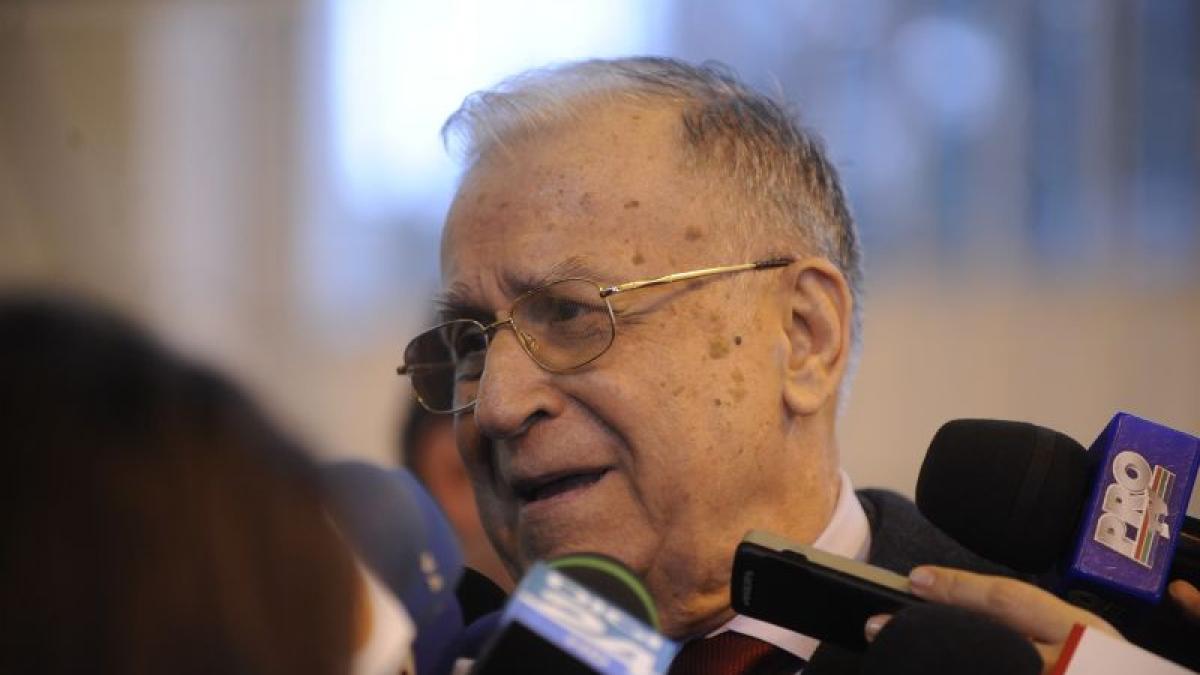 Iliescu: "Afacerea CEC" completează profilul moral al lui Băsescu