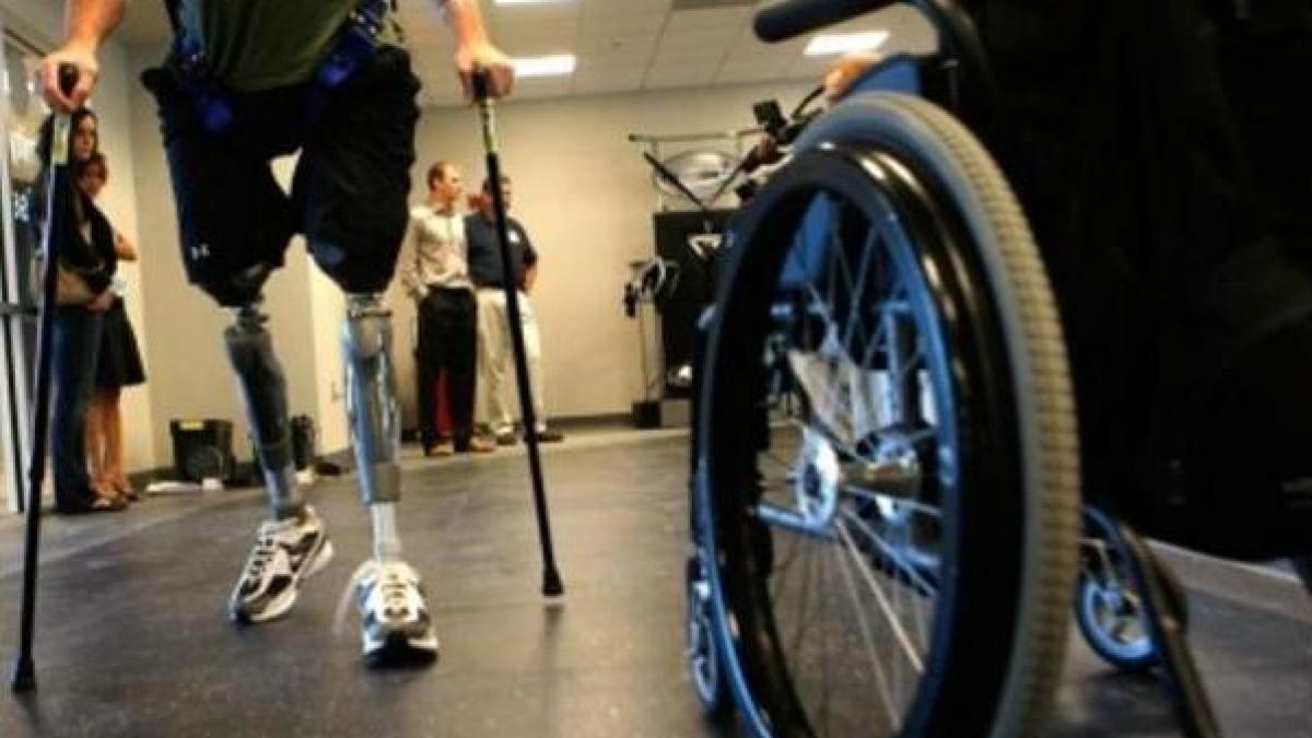 Amendă pentru două bănci care au refuzat credite unor persoane cu dizabilităţi 