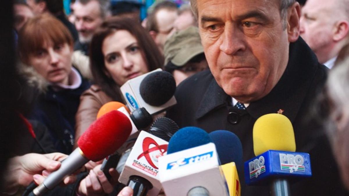 Consiliul Ordinului "Steaua României": Decoraţia lui Tokes poate fi retrasă. Decizia finală, la Băsescu