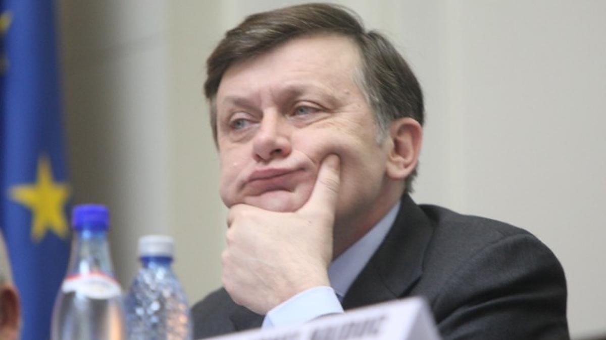 Antonescu: Băsescu face un joc în legătură cu bugetul, unul nepotrivit pentru România