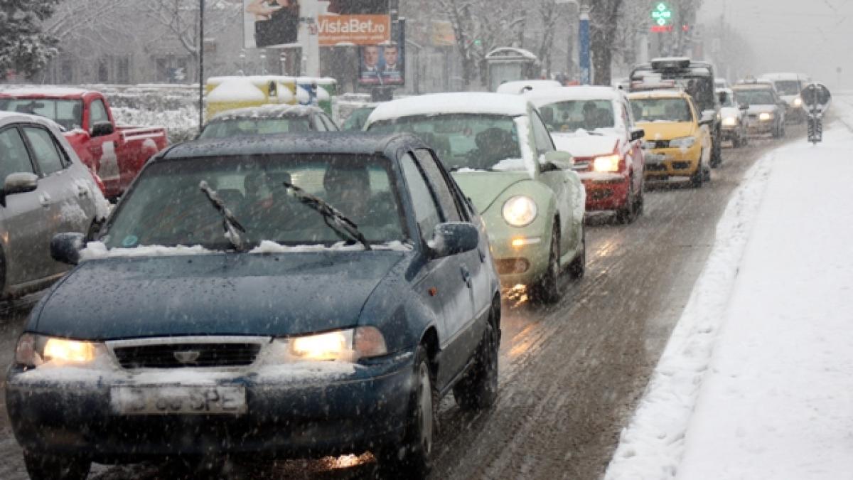 Unde se vor bloca drumurile marţi şi miercuri! Fiţi deştepţi, vine vâjul, lăsaţi maşinile acasă!