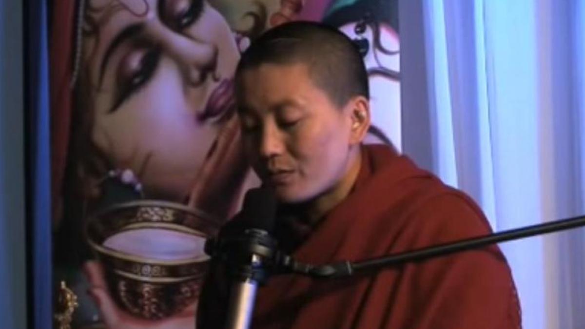 Concert caritabil Ani Choying Drolma, călugăriţă budistă şi solistă de muzică sacră (VIDEO)
