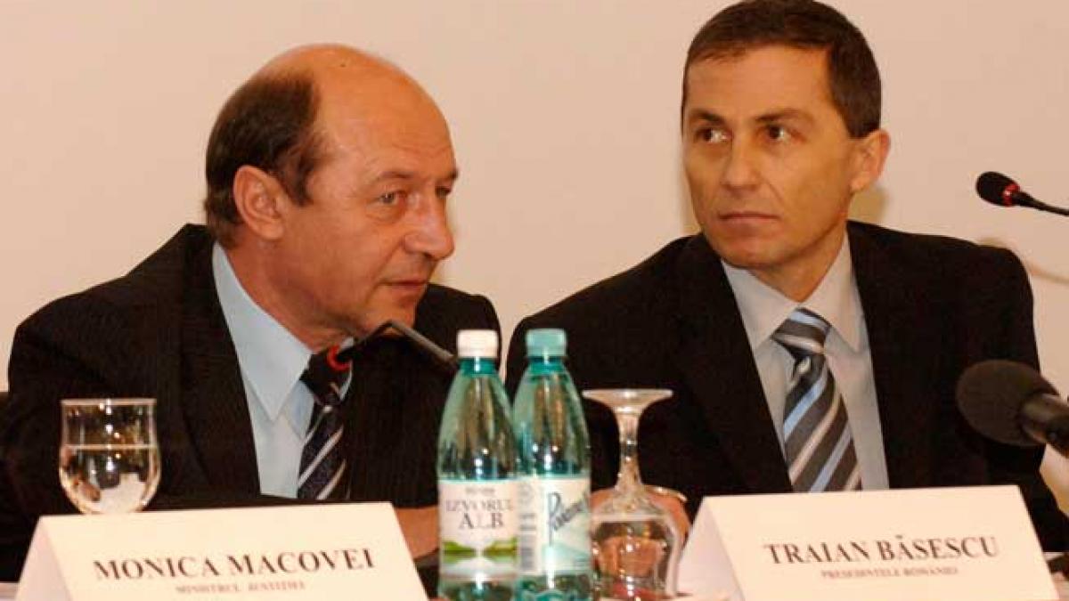 Un incompetent la CCR. Băsescu, chemat în judecată pentru numirea lui Morar judecător la Curtea Constituţională