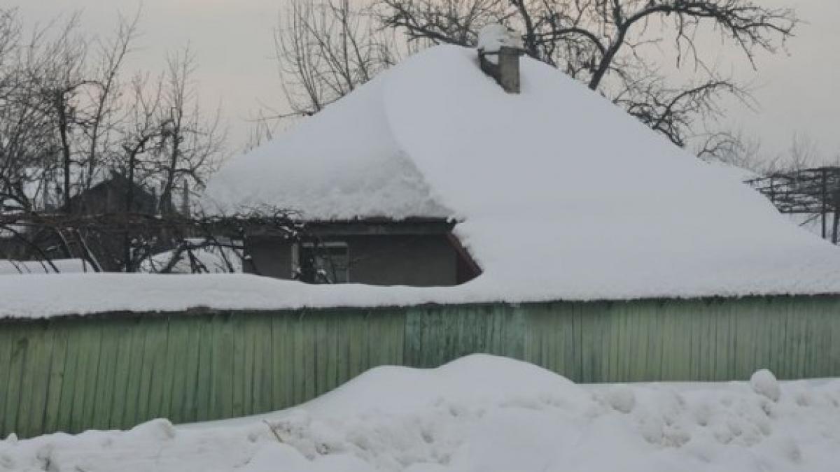 Ninsoarea a lăsat fără curent electric 16 localităţi din şase judeţe din sudul ţării