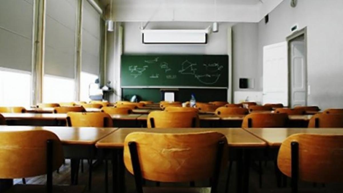 O clasă îşi pierde elevii pentru că sunt alergici la şcoală. Ce păţesc când intră în clasă