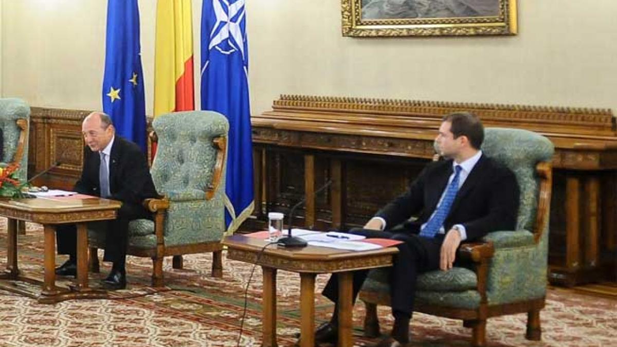 Băsescu declanşează speculaţiile pe leu!
